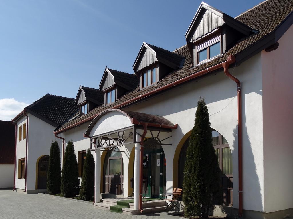 Prince Hotel Miercurea Ciuc Εξωτερικό φωτογραφία